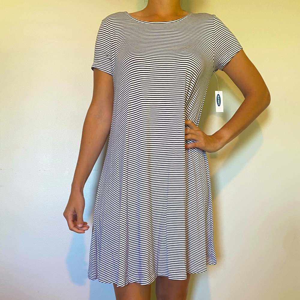 BRAND NEW Old Navy Black Striped T-Shirt Dress